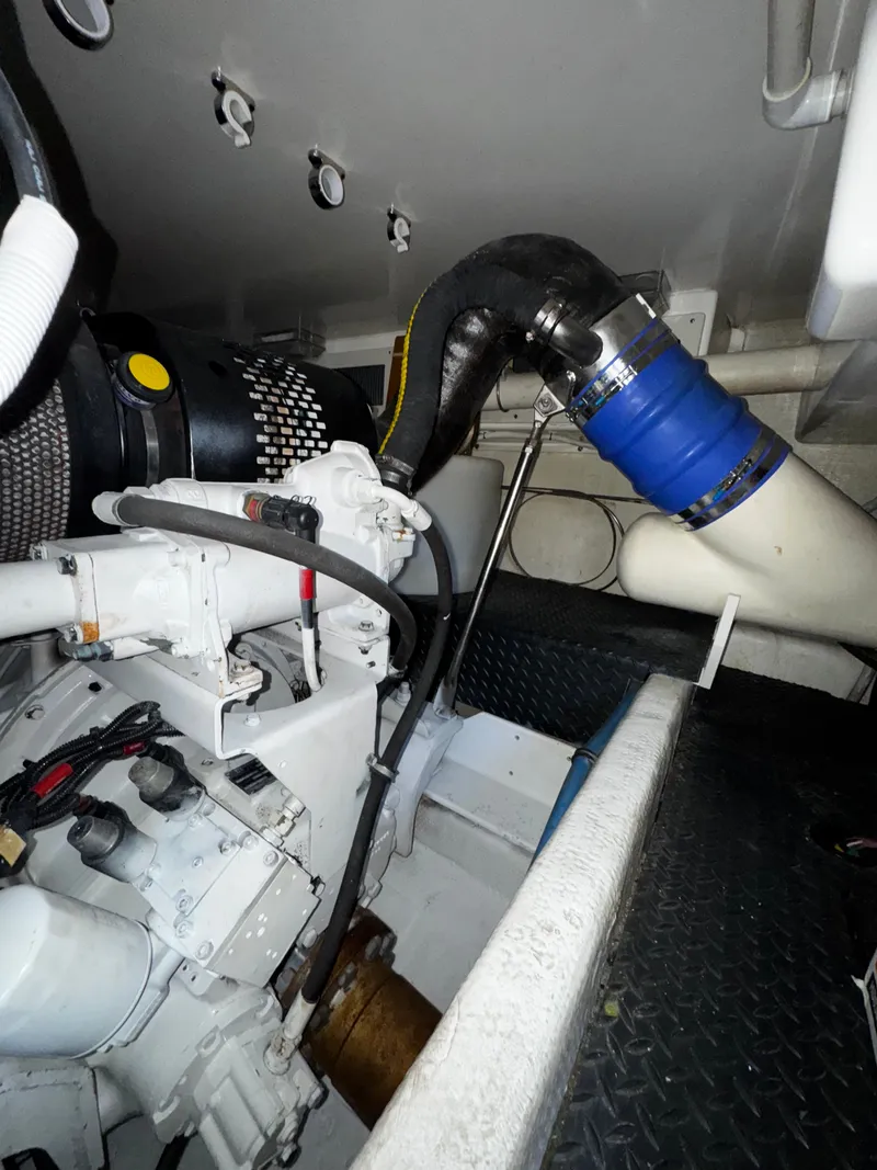 Slide: The Image of Silverton 50 Convertible 2009 - 27