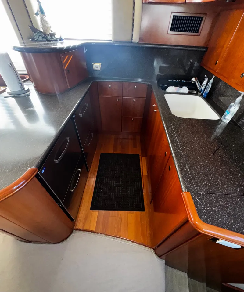 Slide: The Image of Silverton 50 Convertible 2009 - 9