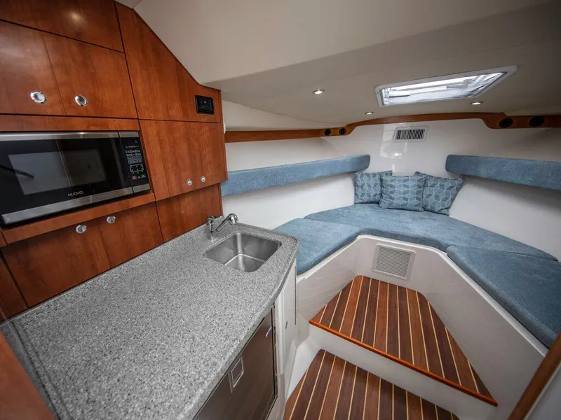 Slide: The Image of Albemarle 30 Express 2022 - 3