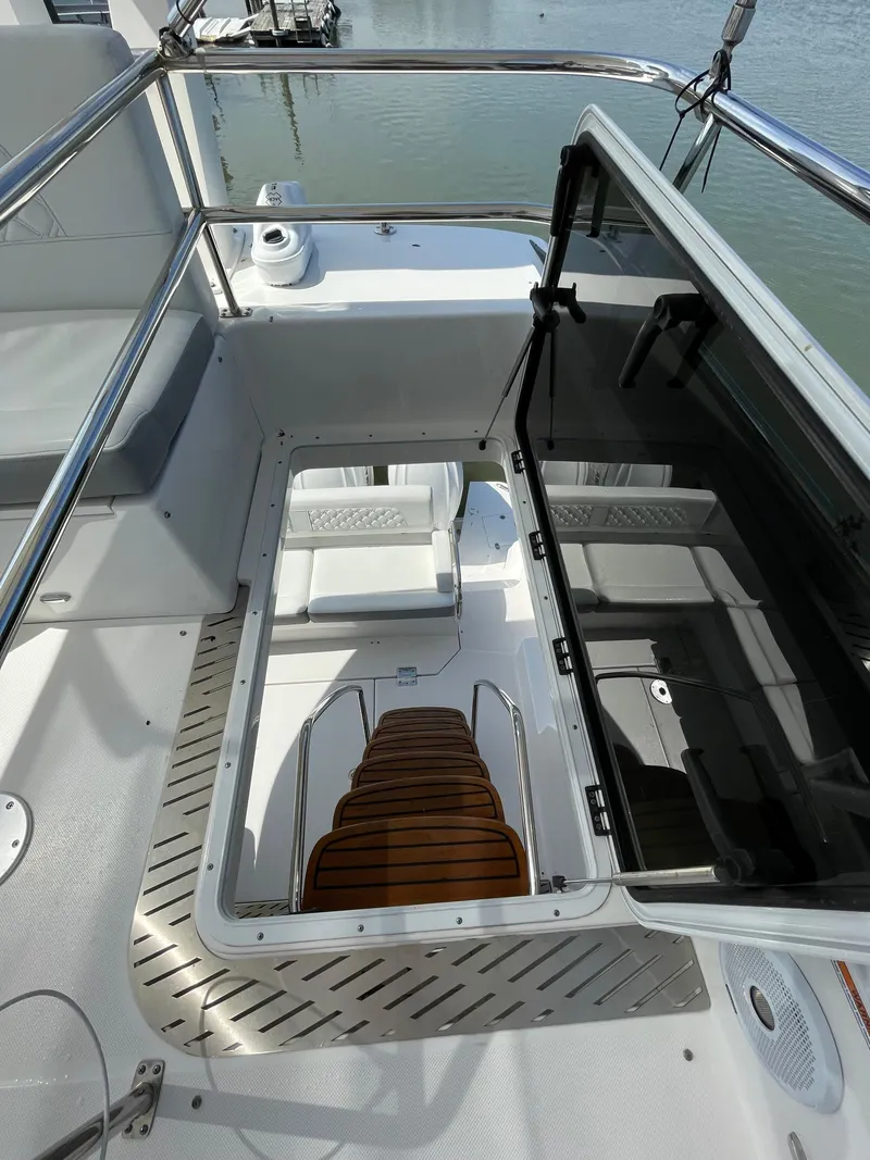 Slide: The Image of Regal 42 FXO 2022 - 51