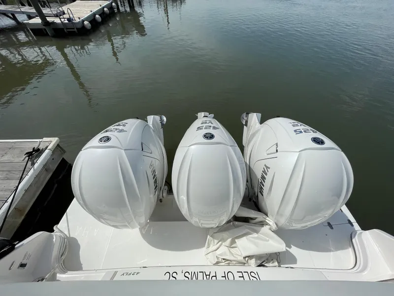 Slide: The Image of Regal 42 FXO 2022 - 54