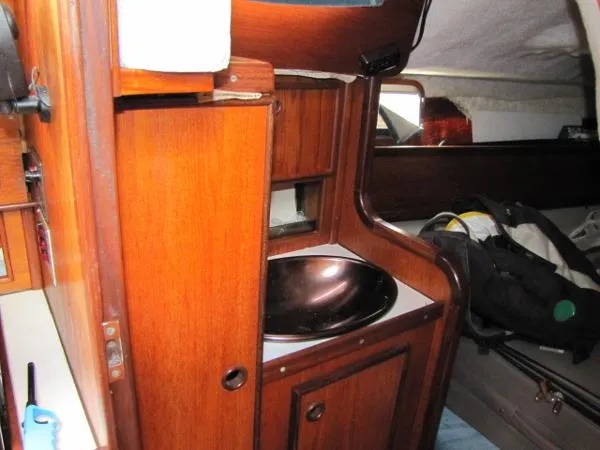Slide: The Image of Jeanneau Sloop 1985 - 11