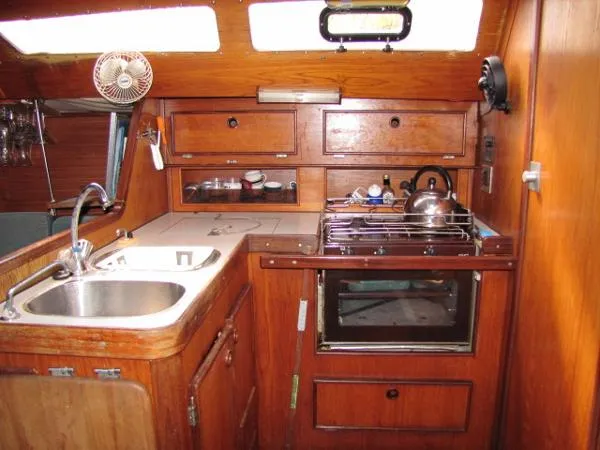 Slide: The Image of Jeanneau Sloop 1985 - 2