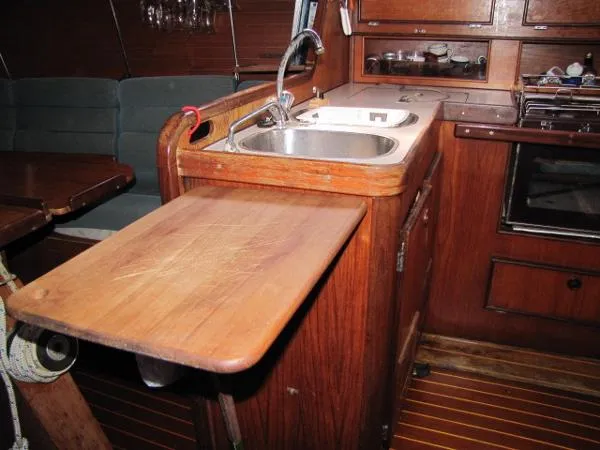 Slide: The Image of Jeanneau Sloop 1985 - 3