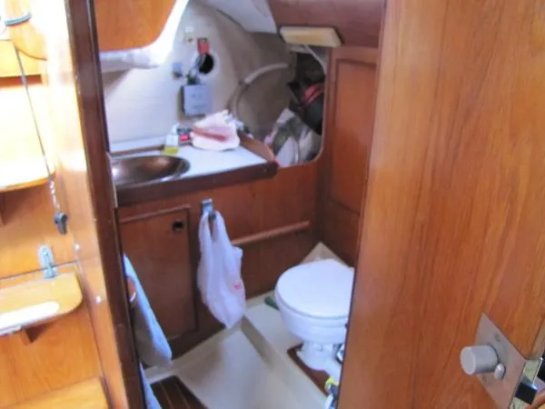 Slide: The Image of Jeanneau Sloop 1985 - 7