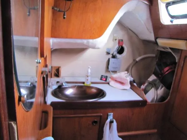 Slide: The Image of Jeanneau Sloop 1985 - 9
