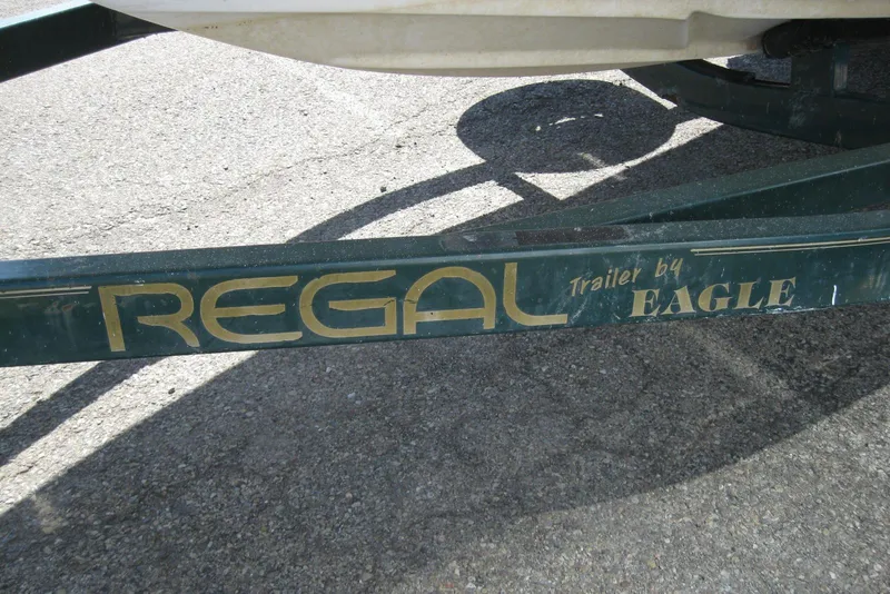 Slide: The Image of Trailer frame with "Regal" and "Eagle" branding, 1997 Regal 2100 LSR. - 18