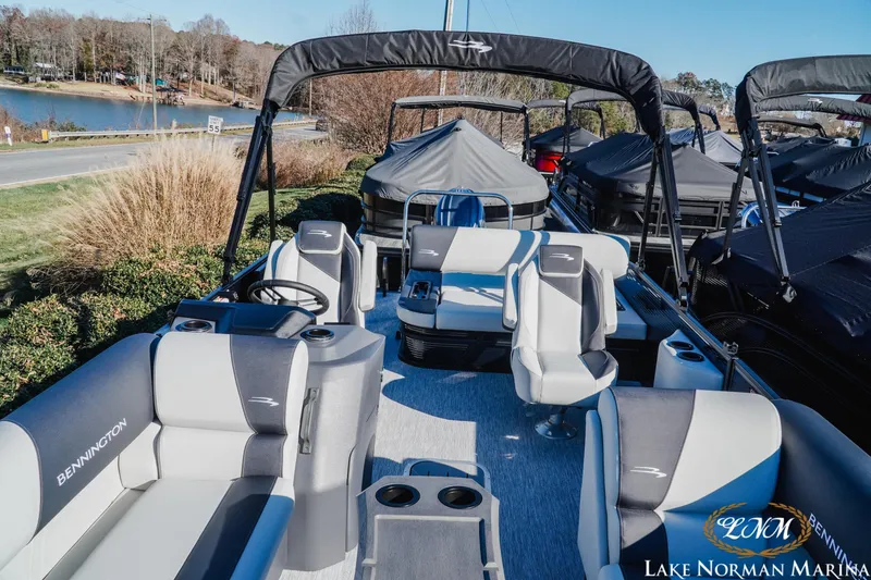 Slide: The Image of 2026 Bennington 22SSB SNAP pontoon boat interior at Lake Norman Marina. - 12