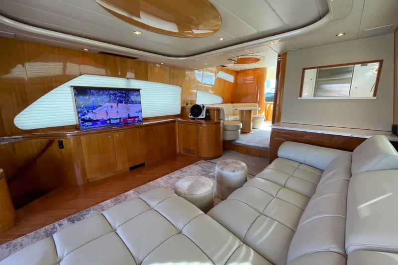 Slide: The Image of Salon with power reclining seatbacks - 10