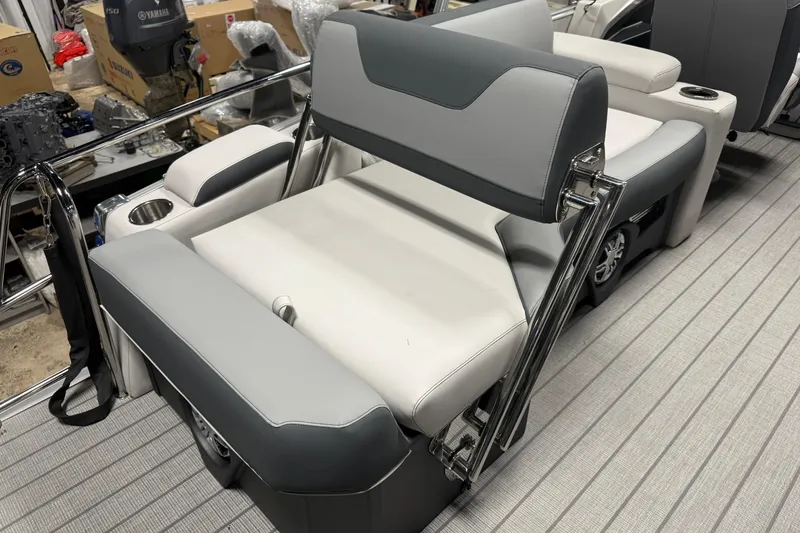 Slide: The Image of 2026 Avalon Catalina Quad Lounger with Shift Windshield, featuring luxurious seating and modern design. - 5
