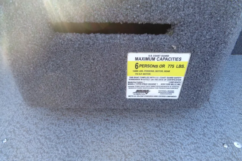 Slide: The Image of 2021 Lund 1775 Pro Guide capacity label, maximum 6 persons or 775 lbs. - 14