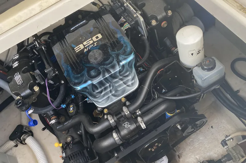 Slide: The Image of Engine compartment of a 2004 Monterey 245 Cruiser with 350 MPI engine. - 36