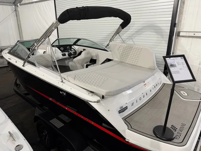 Slide: The Image of Four Winns H Series H2 I/O Freedom 2026 - 3