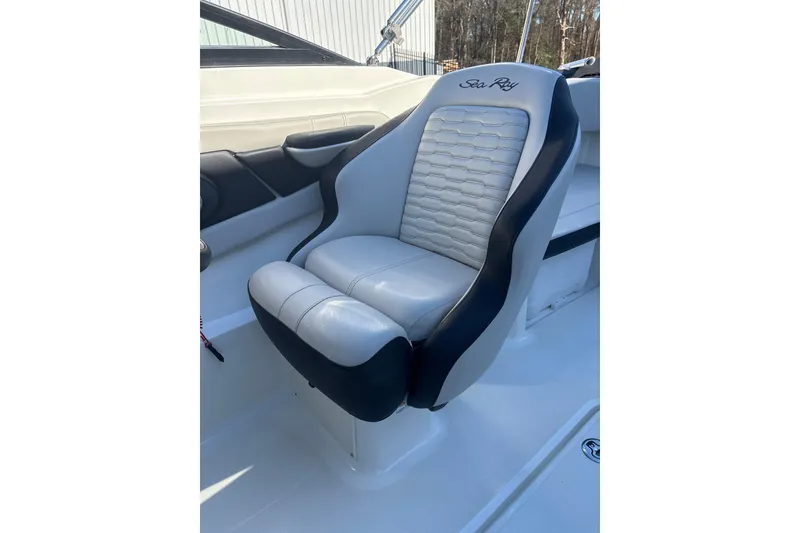 Slide: The Image of 2023 Searay SPX 210 OB boat seat with sleek, modern design and comfortable upholstery. - 18