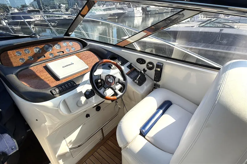 Slide: The Image of Helm of Sunseeker Camargue 44 yacht, 2002 model. - 5