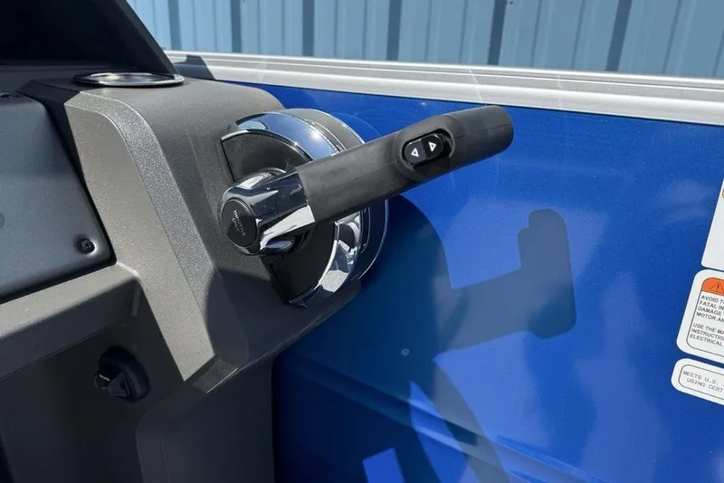 Slide: The Image of Throttle control of 2026 Sun Tracker Party Barge 20 DLX pontoon boat. - 20