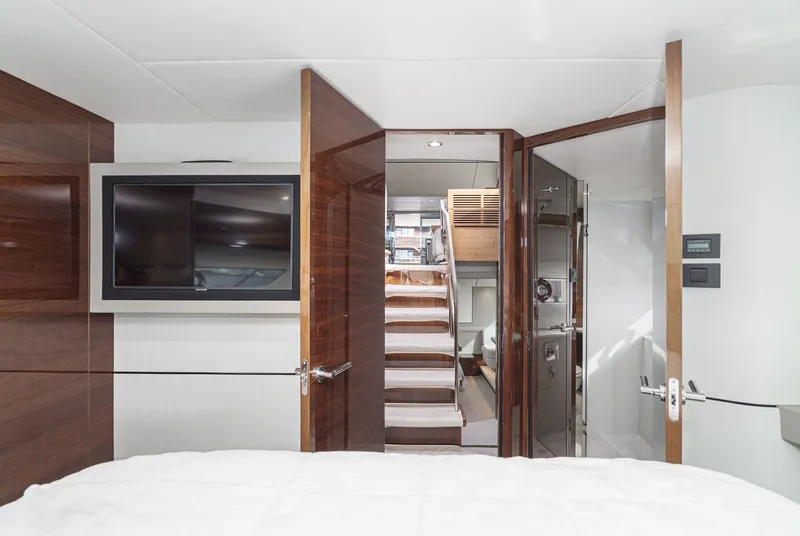 Slide: The Image of Princess F55 2019 - 14