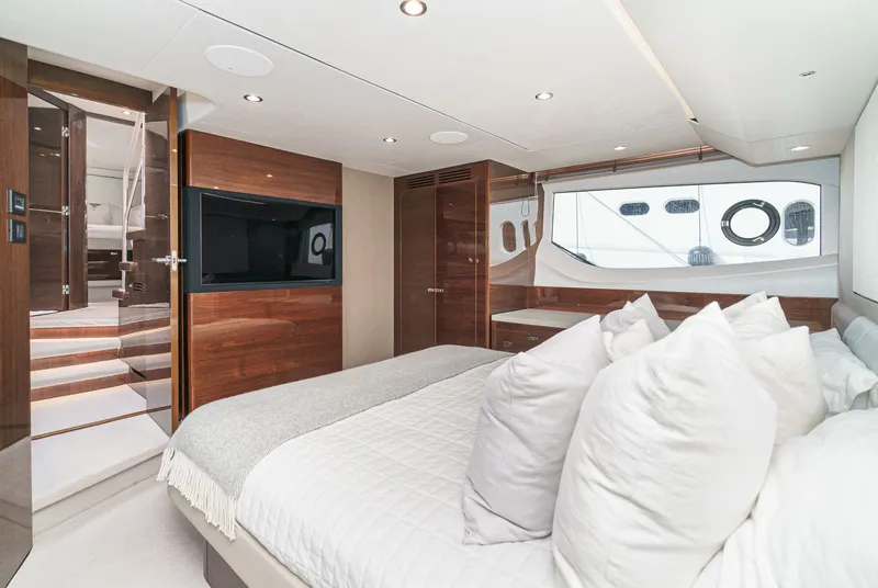 Slide: The Image of Princess F55 2019 - 15