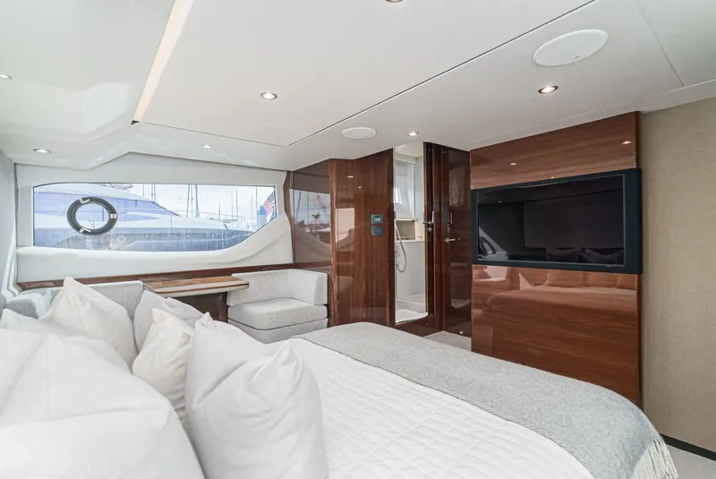 Slide: The Image of Princess F55 2019 - 16