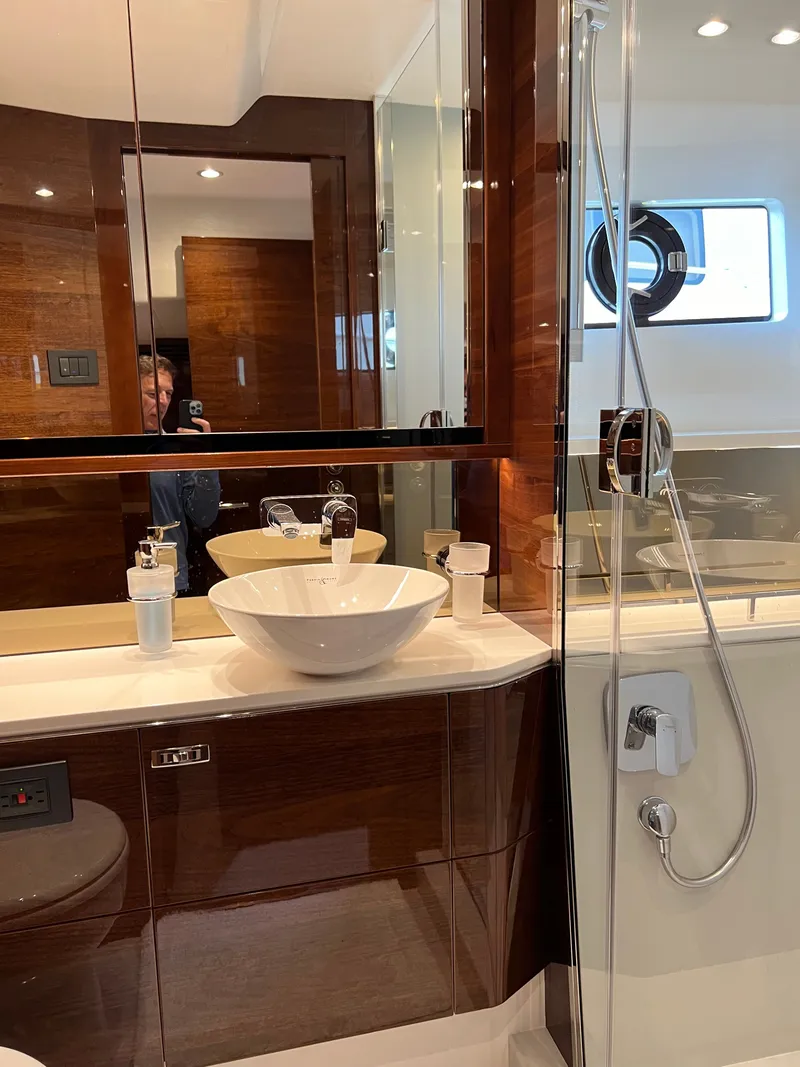 Slide: The Image of Princess F55 2019 - 22