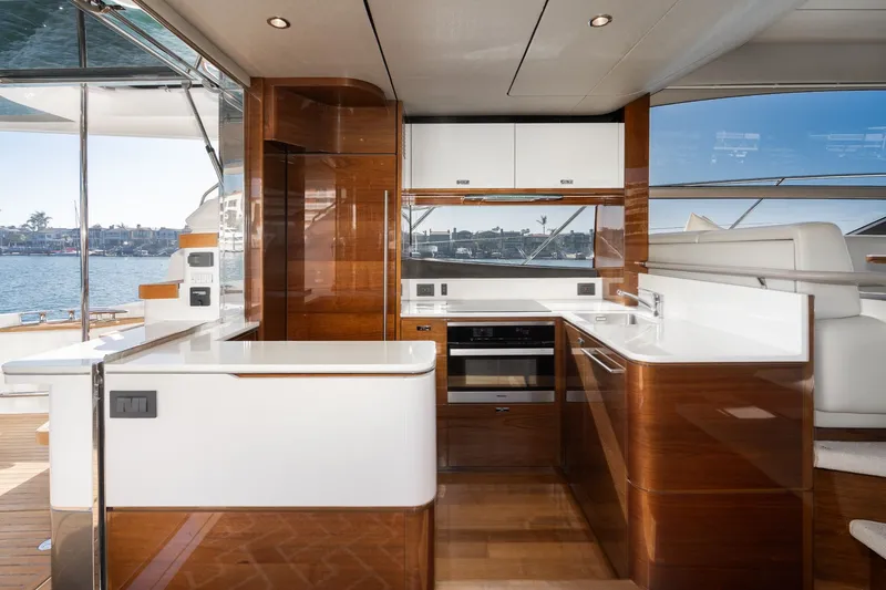 Slide: The Image of Princess F55 2019 - 43