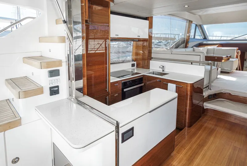 Slide: The Image of Princess F55 2019 - 5