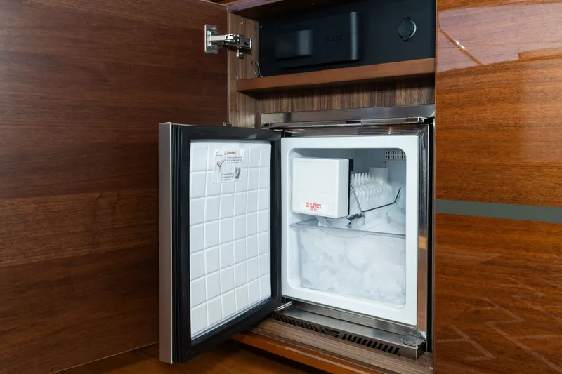 Slide: The Image of Princess F55 2019 - 50