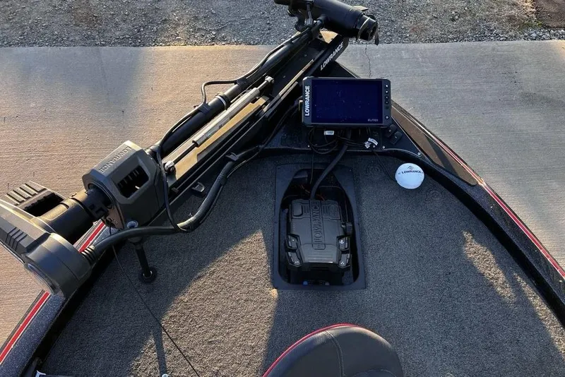 Slide: The Image of 2023 Skeeter ZX200 boat with Lowrance electronics and trolling motor on deck. - 11