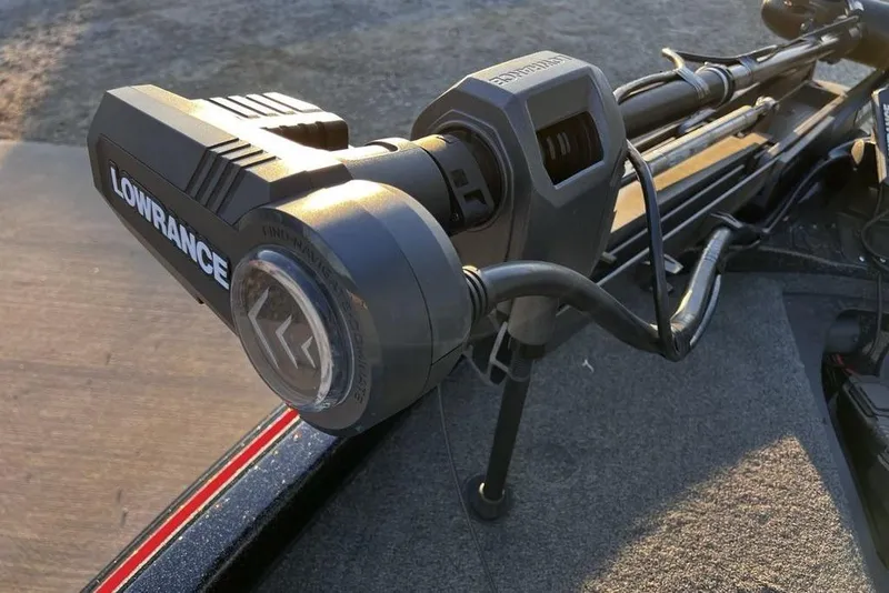 Slide: The Image of Lowrance equipment on 2023 Skeeter ZX200 boat, featuring advanced fishing technology. - 17