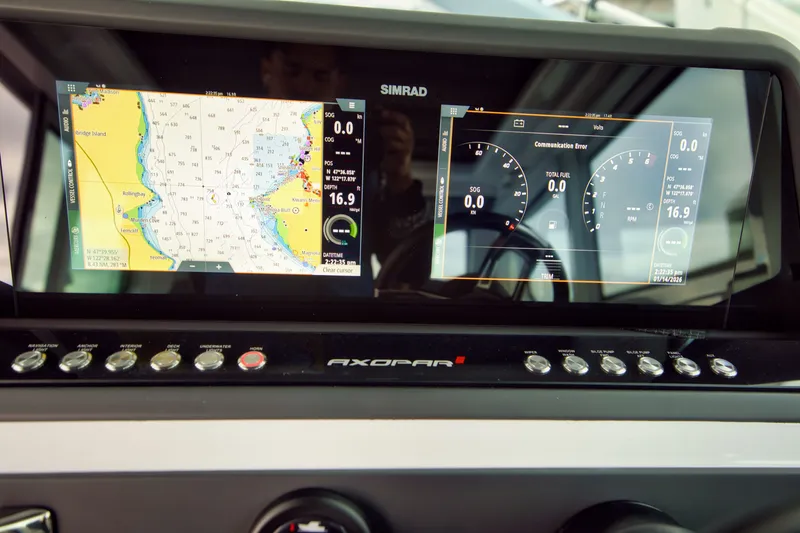 Slide: The Image of Axopar Axopar XC 28 Wet Bar 2022 - 12