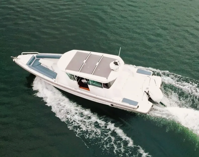 Slide: The Image of Axopar Axopar XC 28 Wet Bar 2022 - 21