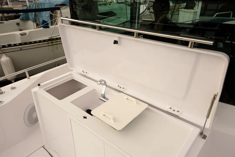 Slide: The Image of Axopar Axopar XC 28 Wet Bar 2022 - 4