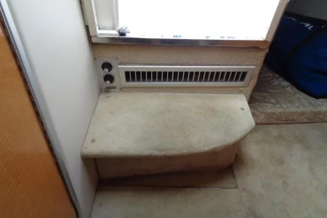 Slide: The Image of Interior step and vent in 2006 Chaparral Signature 240 boat cabin. - 22