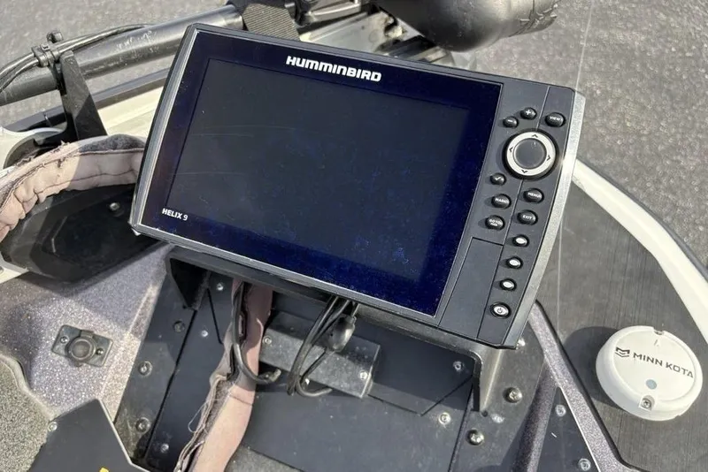 Slide: The Image of Humminbird Helix 9 fish finder on 2023 Skeeter ZXR21 boat dashboard. - 14