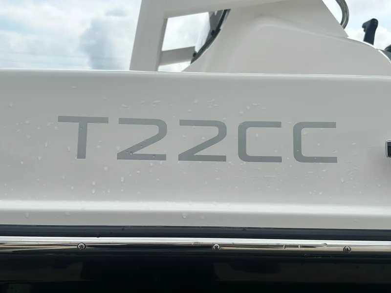 Slide: The Image of Bayliner Trophy 22CC 2026 - 8