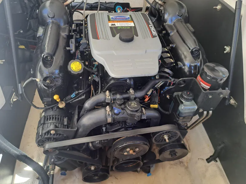 Slide: The Image of 2014 Regal 2700 Bowrider engine compartment with Volvo Penta V8 engine. - 44