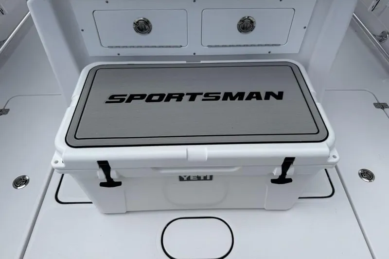 Slide: The Image of White Yeti cooler on 2026 Sportsman Heritage 261 Center Console boat deck. - 39