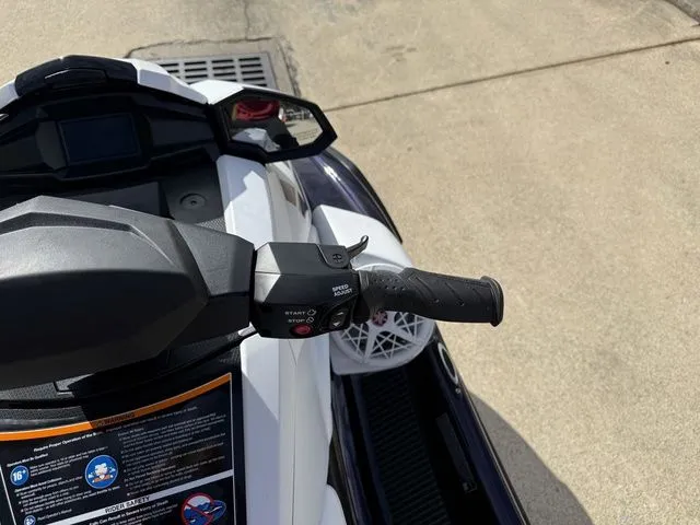 Slide: The Image of Yamaha VX Cruiser HO 2026 - 18