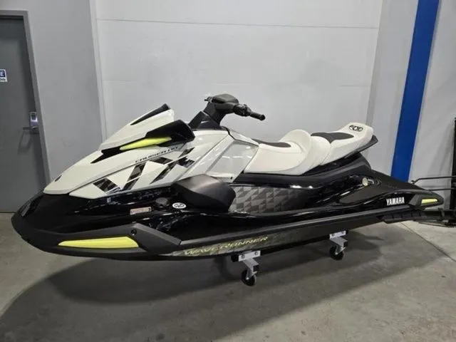 Slide: The Image of Yamaha VX Cruiser HO 2026 - 5