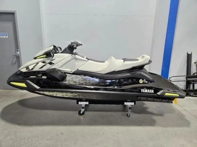 Slide: The Image of Yamaha VX Cruiser HO 2026 - 6