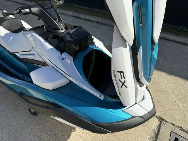 Slide: The Image of Yamaha FX Cruiser HO 2026 - 13