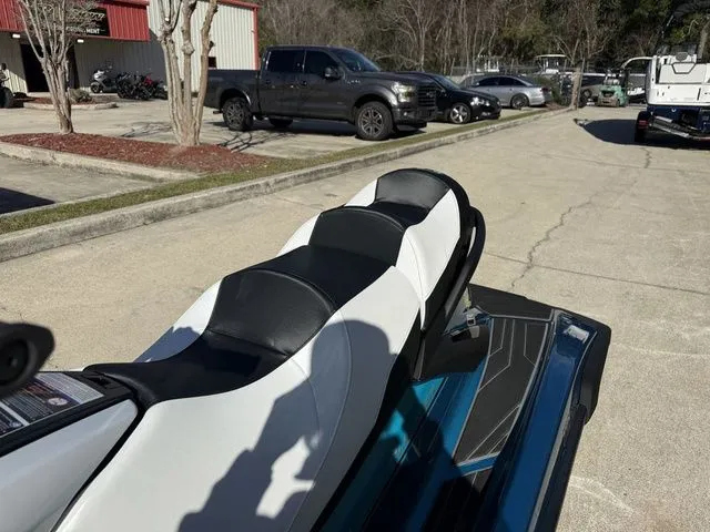 Slide: The Image of Yamaha FX Cruiser HO 2026 - 14