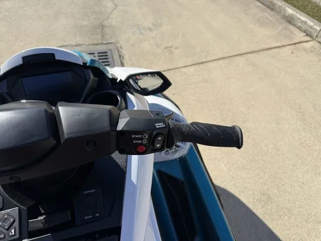 Slide: The Image of Yamaha FX Cruiser HO 2026 - 18