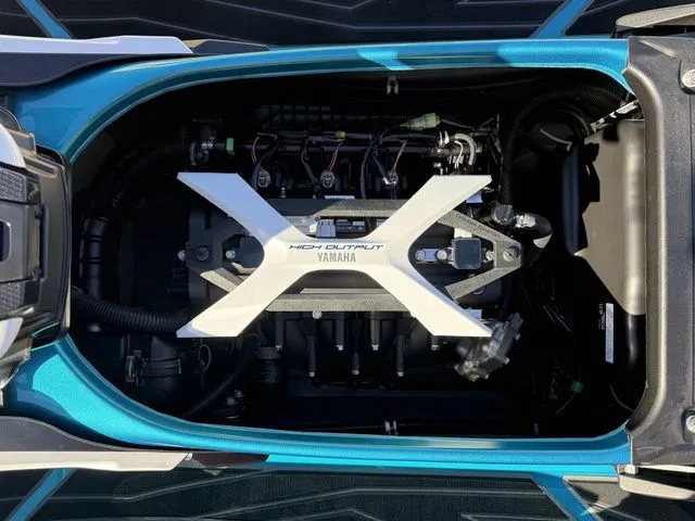 Slide: The Image of Yamaha FX Cruiser HO 2026 - 24