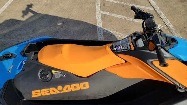 Slide: The Image of Sea-Doo Spark Trixx for 1 2026 - 16