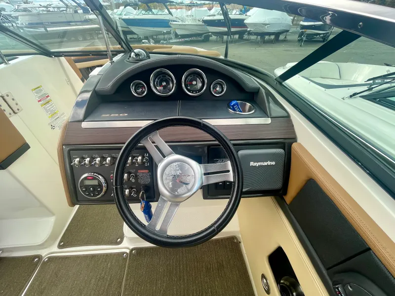 Slide: The Image of Sea Ray 250 SLX 2014 - 13