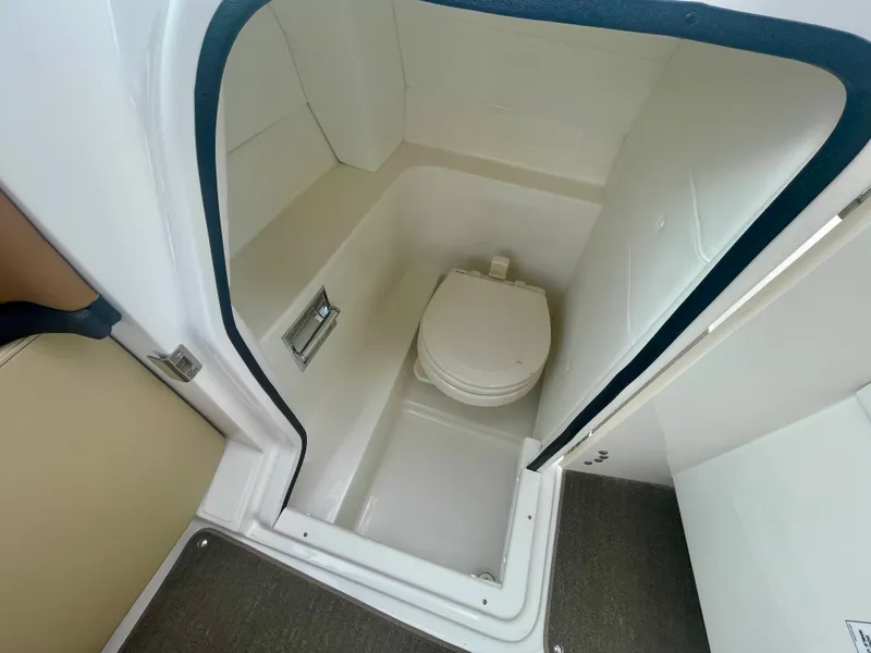 Slide: The Image of Sea Ray 250 SLX 2014 - 16