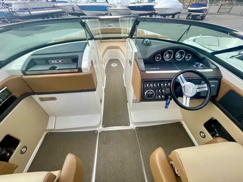 Slide: The Image of Sea Ray 250 SLX 2014 - 17