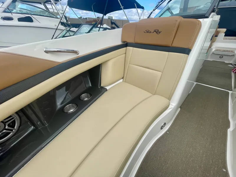 Slide: The Image of Sea Ray 250 SLX 2014 - 19