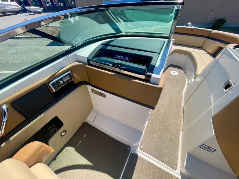 Slide: The Image of Sea Ray 250 SLX 2014 - 6